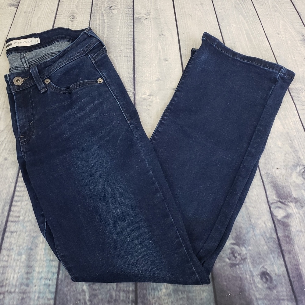 ⬇️ Levi’s Curvy Boot Size 8 Dark Blue Denim